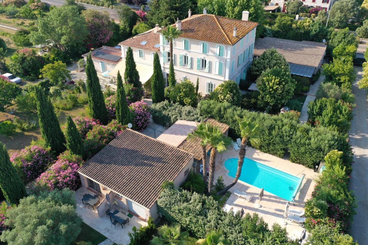 Domaine De L'Aufrene Bed & Breakfast Hyeres Bagian luar foto