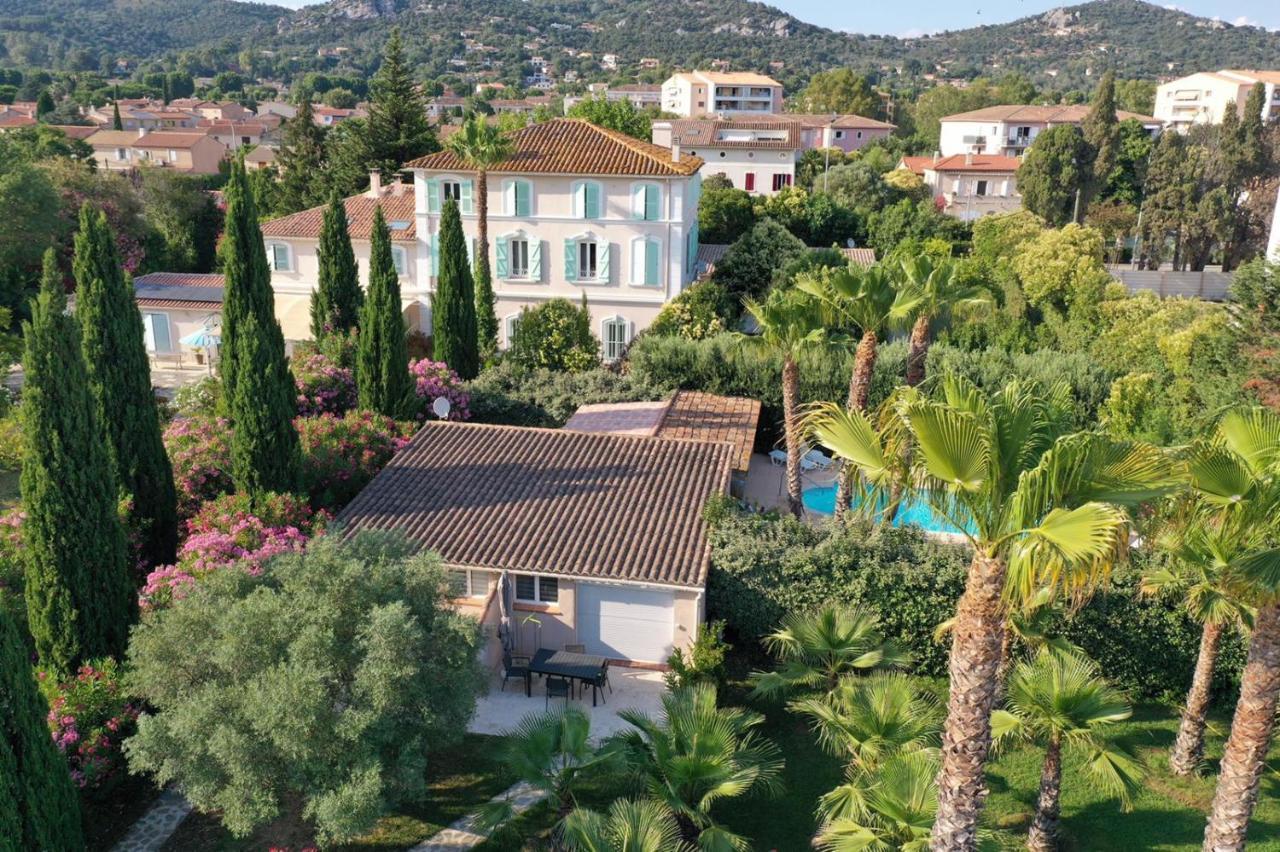 Domaine De L'Aufrene Bed & Breakfast Hyeres Bagian luar foto