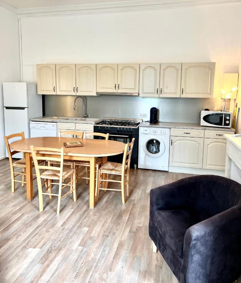 Domaine De L'Aufrene Bed & Breakfast Hyeres Bagian luar foto