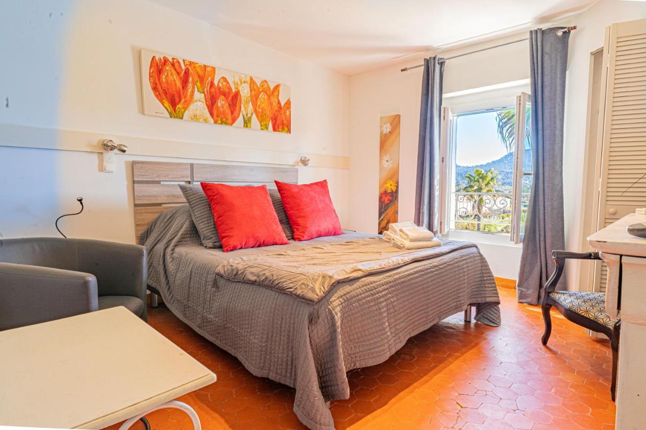 Domaine De L'Aufrene Bed & Breakfast Hyeres Bagian luar foto