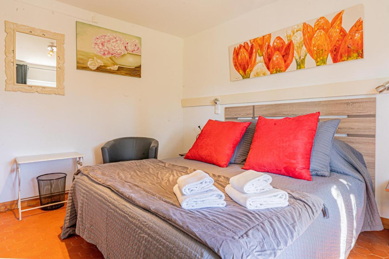 Domaine De L'Aufrene Bed & Breakfast Hyeres Bagian luar foto