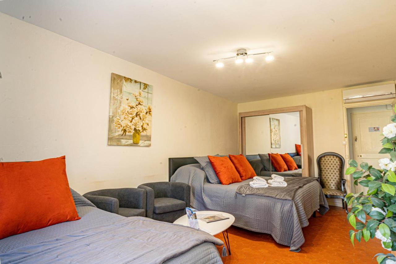 Domaine De L'Aufrene Bed & Breakfast Hyeres Bagian luar foto