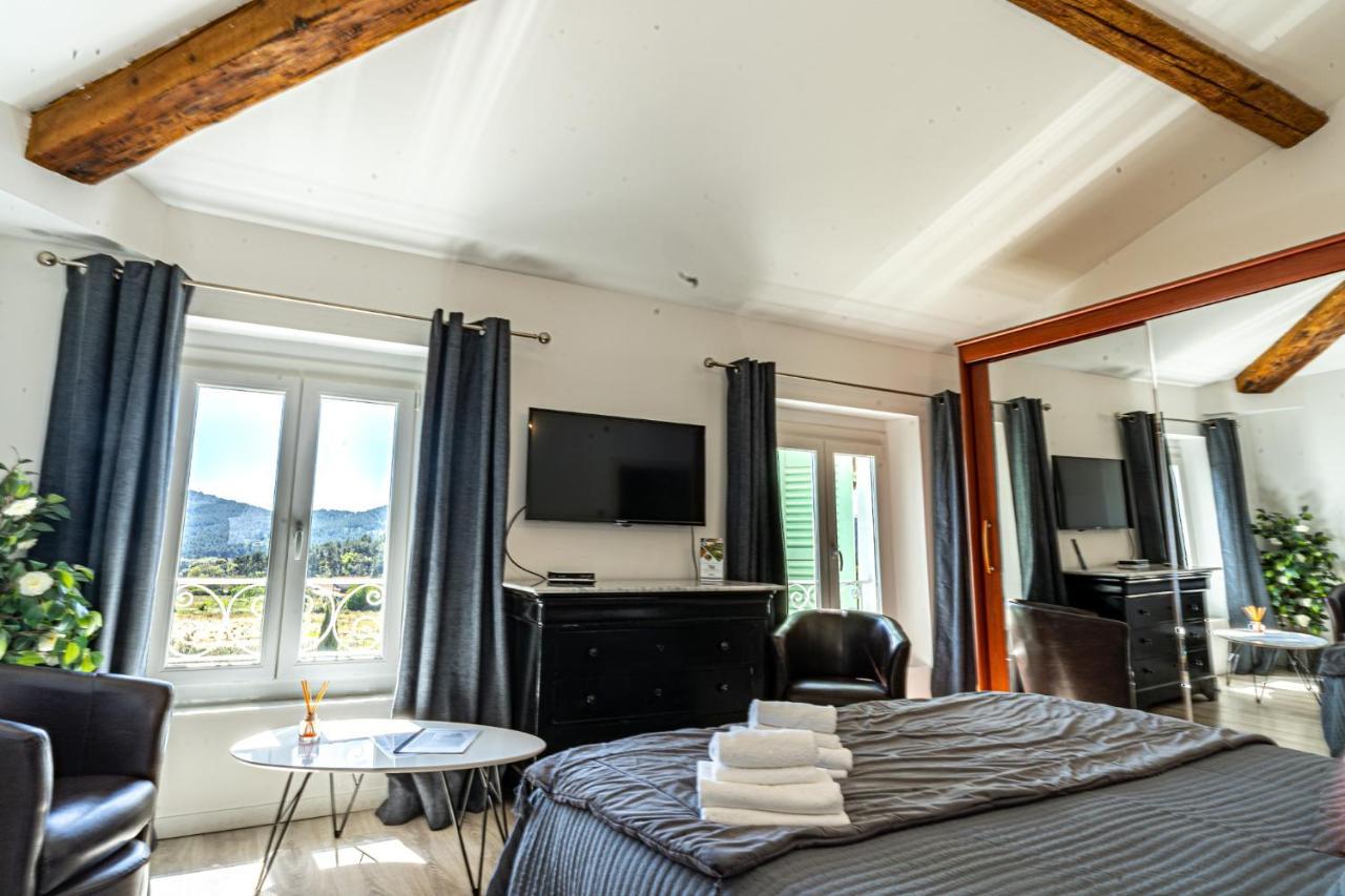 Domaine De L'Aufrene Bed & Breakfast Hyeres Bagian luar foto