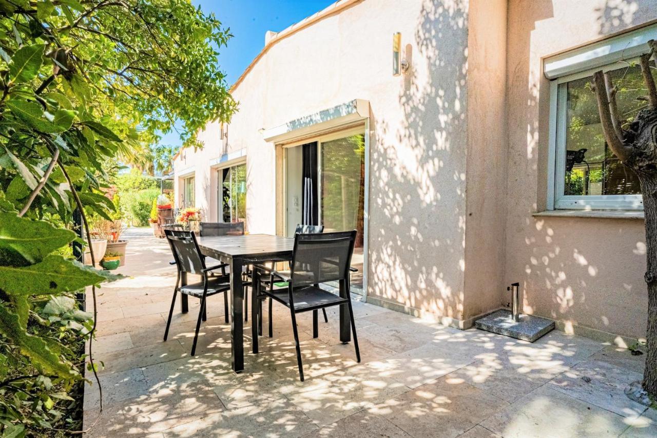 Domaine De L'Aufrene Bed & Breakfast Hyeres Bagian luar foto