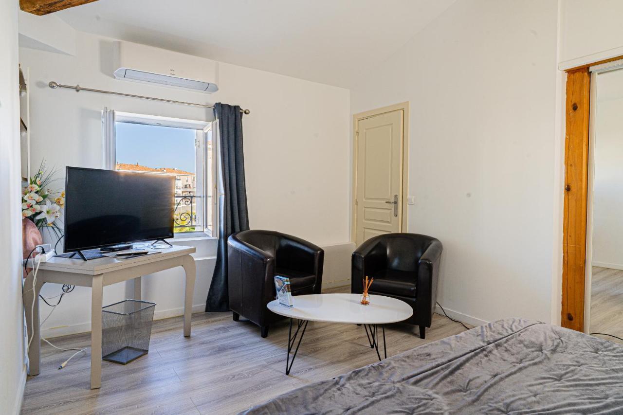 Domaine De L'Aufrene Bed & Breakfast Hyeres Bagian luar foto