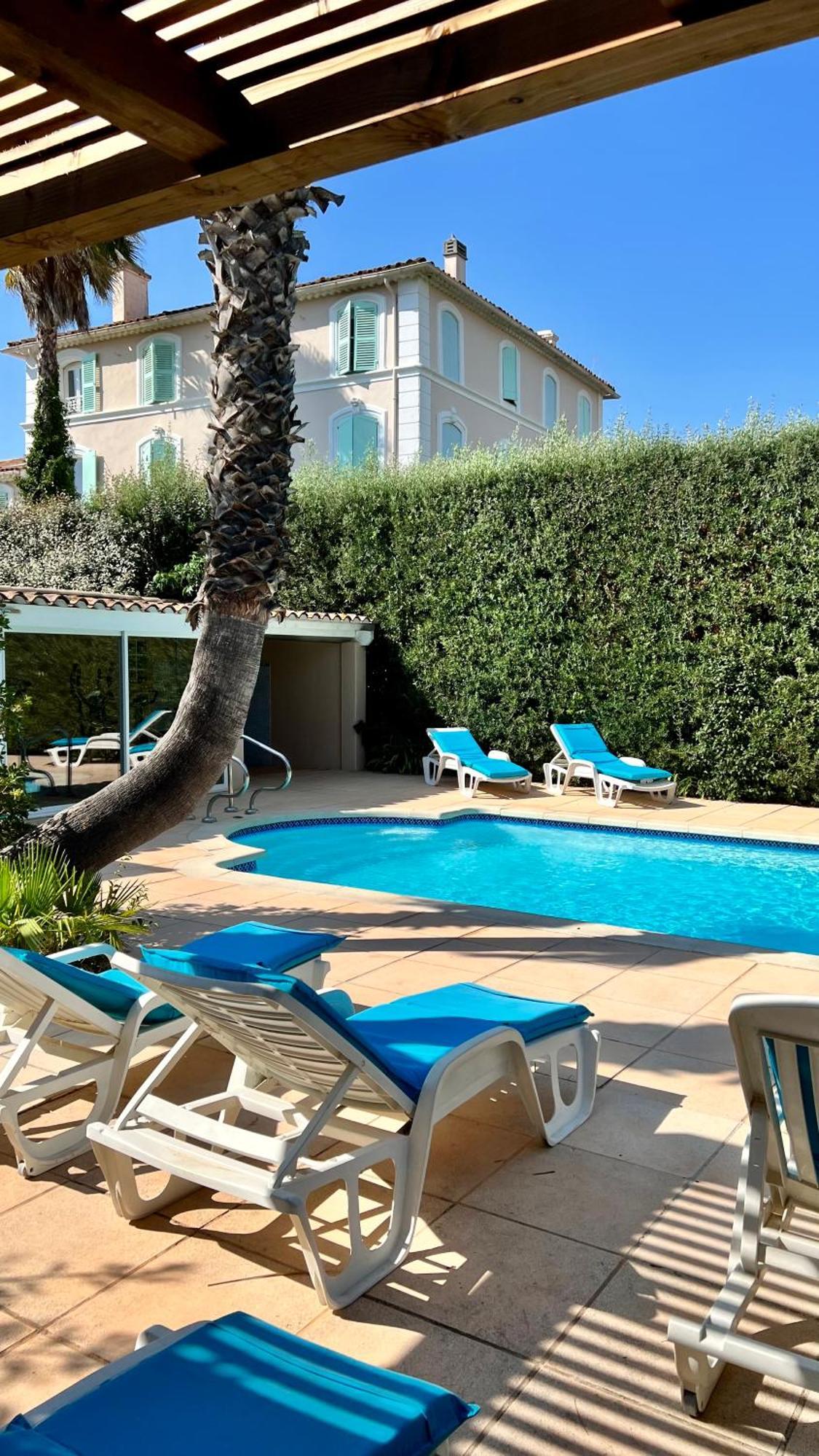 Domaine De L'Aufrene Bed & Breakfast Hyeres Bagian luar foto