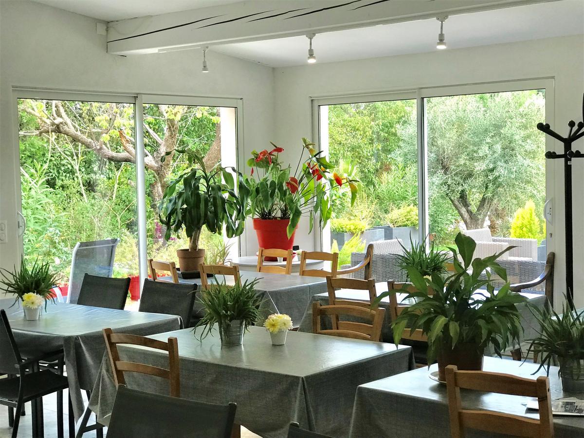 Domaine De L'Aufrene Bed & Breakfast Hyeres Bagian luar foto